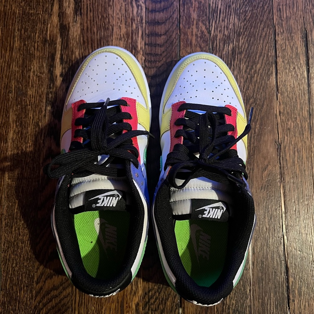 Green strike dunk low